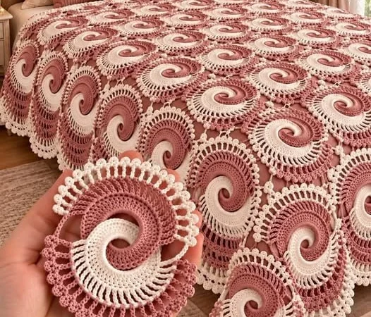 Spiral Shell Bedspread — Free Crochet Pattern