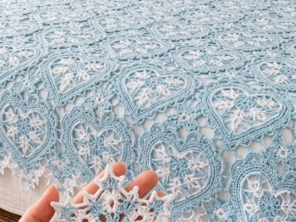 Icy Blue & White Snowflake Lace Heart Bedspread — Free Crochet Pattern